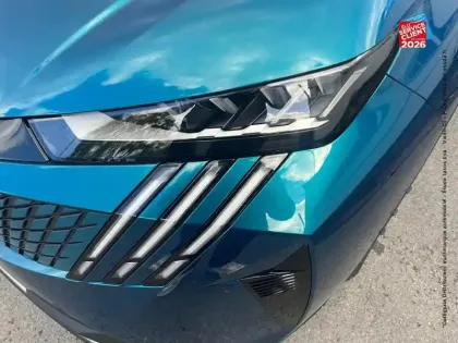 Photo 12 Peugeot 3008  1.2 Hybrid 145ch GT e-DCS6