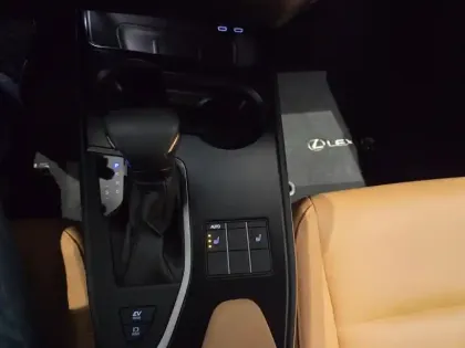 Photo 9 Lexus UX  250h F SPORT Design 2WD