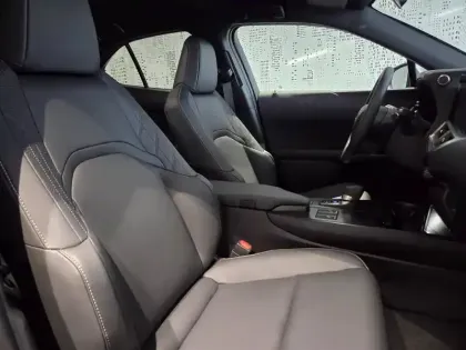 Photo 12 Lexus UX  300h F SPORT Design MY26