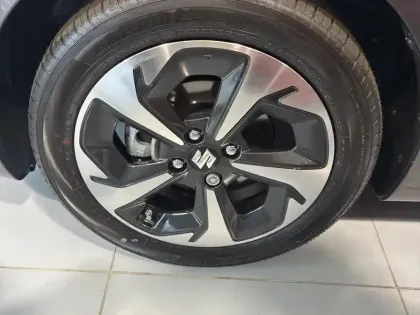 Photo 8 Suzuki Swift  1.2 Hybrid 83ch Pack