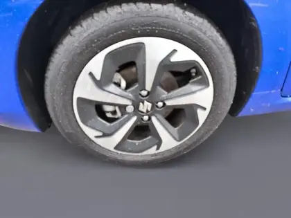 Photo 8 Suzuki Swift  1.2 Hybrid 83ch Pack