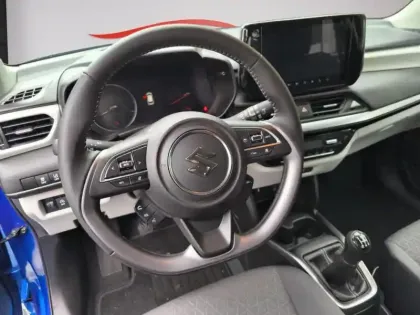 Photo 10 Suzuki Swift  1.2 Hybrid 83ch Pack