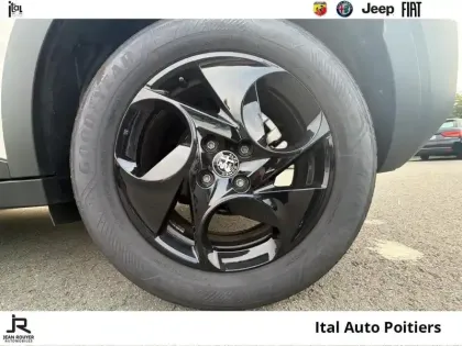 Photo 10 Alfa Romeo Junior  ALFA ROMEO  IBRIDA 1.2 136 DCT6