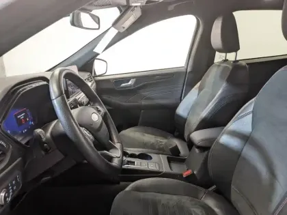 Photo 10 Ford Kuga  2.5 Duratec 190ch FHEV ST-Line X BVA i-AWD
