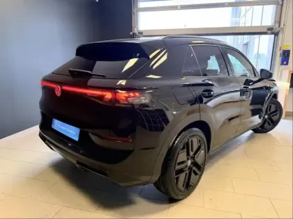 Photo 11 Volkswagen T-roc  1.5 eTSI 150ch R-Line DSG7