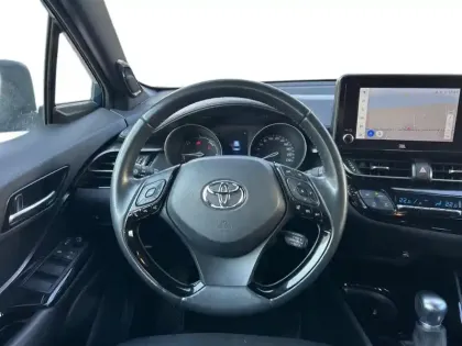 Photo 10 Toyota C-HR  2.0 Hybride 184ch Design Ultimate E-CVT
