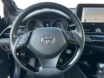 Photo 14 Toyota C-HR  2.0 Hybride 184ch Design Ultimate E-CVT