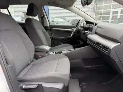 Photo 14 Volkswagen Golf  1.0 eTSI OPF 110ch Life Plus DSG7