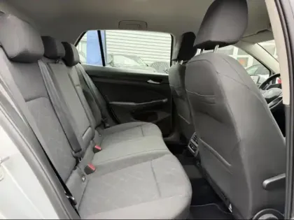Photo 12 Volkswagen Golf  1.0 eTSI OPF 110ch Life Plus DSG7