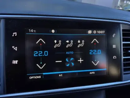 Photo 31 Peugeot 308 II BlueHDi 130 S&S Allure