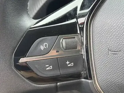 Photo 14 Peugeot 2008  Electrique 136 ch