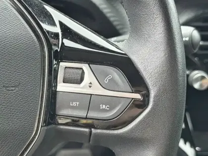 Photo 17 Peugeot 2008  Electrique 136 ch