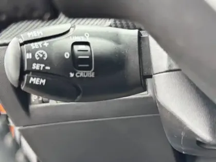 Photo 18 Peugeot 2008  Electrique 136 ch