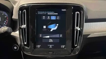 Photo 13 Volvo XC40  T2 129 ch Geartronic 8