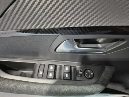 Photo 14 Peugeot 208  Hybrid 110 ch e-DCS6