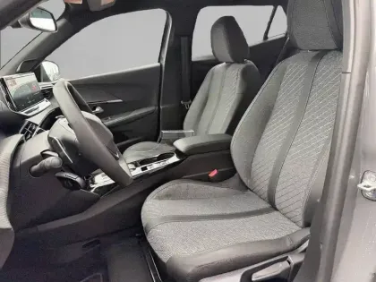 Photo 10 Peugeot 2008  Hybrid 145 ch e-DCS6