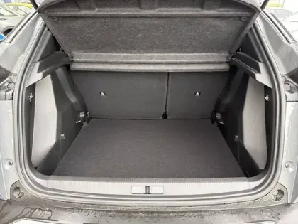 Photo 5 Peugeot 2008  Hybrid 145 ch e-DCS6