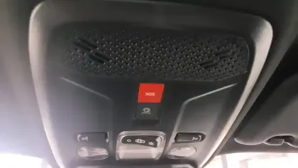 Photo 15 Peugeot 2008  Hybrid 145 ch e-DCS6