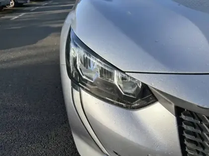 Photo 15 Peugeot 208  PureTech 100 S&S BVM6