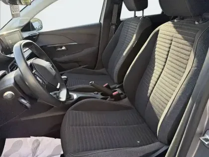 Photo 10 Peugeot 208  PureTech 100 S&S BVM6