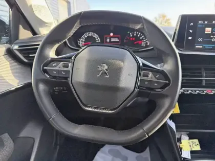 Photo 8 Peugeot 208  PureTech 100 S&S BVM6