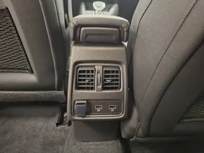 Photo 31 Renault Captur  mild hybrid 160 EDC