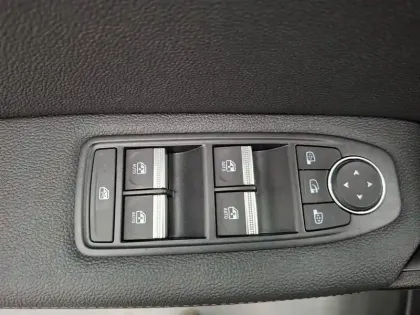 Photo 39 Renault Captur  mild hybrid 160 EDC
