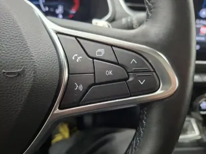 Photo 43 Renault Captur  mild hybrid 160 EDC