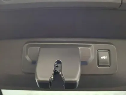 Photo 11 Renault Rafale  E-Tech full hybrid 200 ch