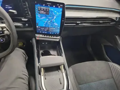 Photo 61 Renault Rafale  E-Tech full hybrid 200 ch