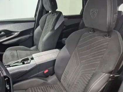 Photo 8 Peugeot 5008  Hybrid 145 ch e-DCS6