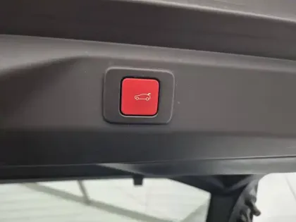 Photo 21 Peugeot 3008  Plug-in Hybrid 195 e-DCS7