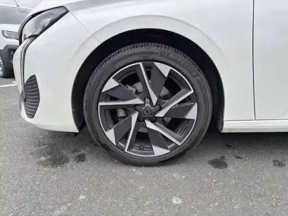 Photo 12 Peugeot 308  PureTech 130ch S&S BVM6