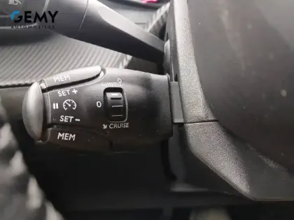 Photo 15 Peugeot 2008  PureTech 100 S&S BVM6
