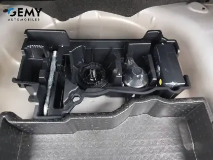 Photo 19 Peugeot 2008  PureTech 100 S&S BVM6
