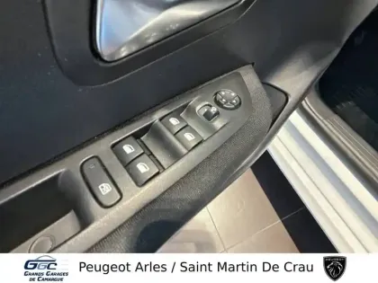 Photo 14 Peugeot 208  PureTech 75 S&S BVM5
