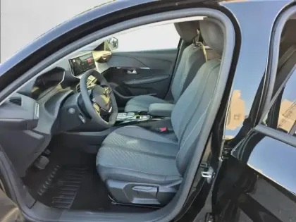 Photo 10 Peugeot 208  Hybrid 110 ch e-DCS6