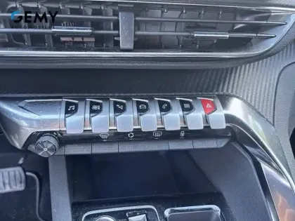 Photo 39 Peugeot 3008  Hybrid 136 e-DCS6