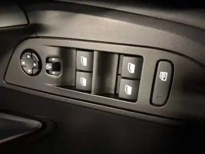 Photo 20 Peugeot 2008  Electrique 136 ch