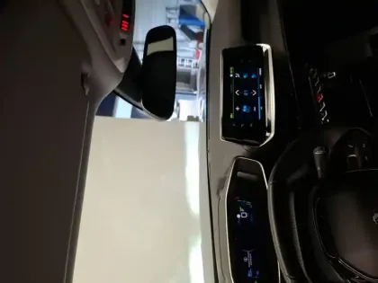Photo 8 Peugeot 2008  Electrique 136 ch