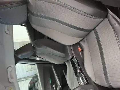 Photo 9 Peugeot 2008  Electrique 136 ch