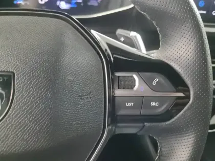 Photo 15 Peugeot 2008  Hybrid 145 ch e-DCS6