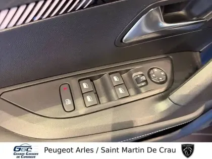 Photo 14 Peugeot 2008  Hybrid 145 ch e-DCS6