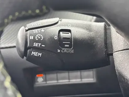 Photo 20 Peugeot 208  Electrique 50 kWh 136ch