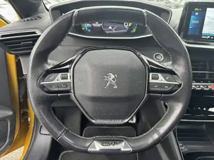 Photo 8 Peugeot 208  Electrique 50 kWh 136ch