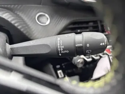 Photo 18 Peugeot 208  Electrique 50 kWh 136ch