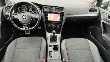 Photo 47 Volkswagen Golf  1.0 TSI 115 BVM6