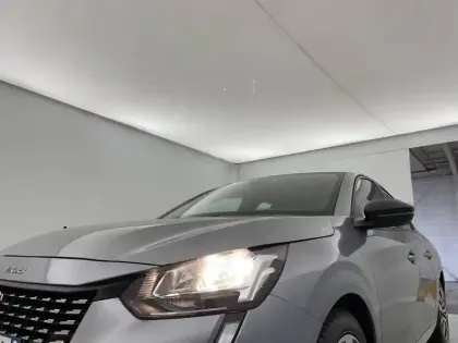 Photo 29 Peugeot 208  PureTech 75 S&S BVM5