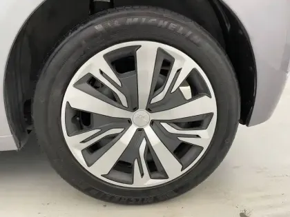 Photo 15 Peugeot 208  PureTech 75 S&S BVM5