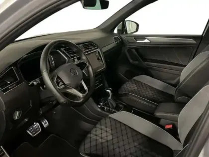 Photo 8 Volkswagen Tiguan 2.0 TDI 150ch DSG7 R-Line